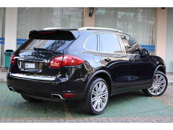 PORSCHE-CAYENNE-2013