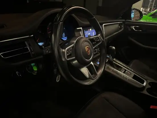 PORSCHE-MACAN-2.0 16V GASOLINA 4P AUTOMÁTICO PORSCHE-MACAN-2021
