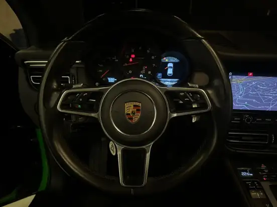 PORSCHE-MACAN-2021
