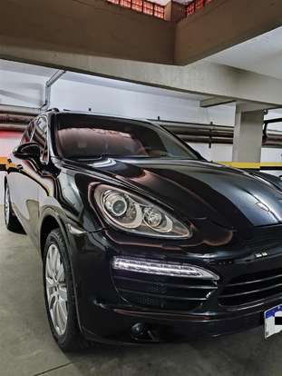 PORSCHE-CAYENNE-2012