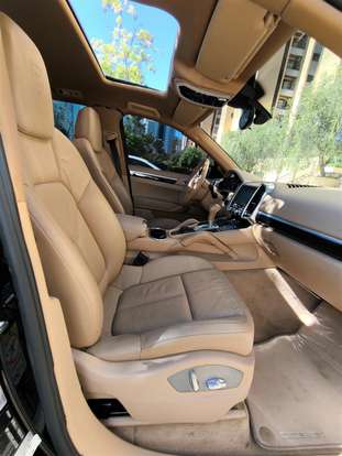 PORSCHE-CAYENNE-2012
