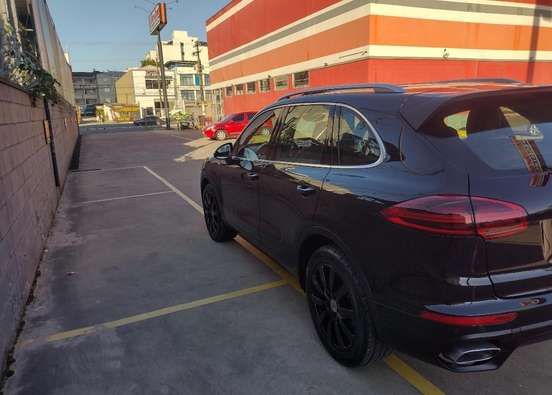 PORSCHE-CAYENNE-2015