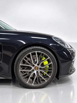 PORSCHE-PANAMERA-2023