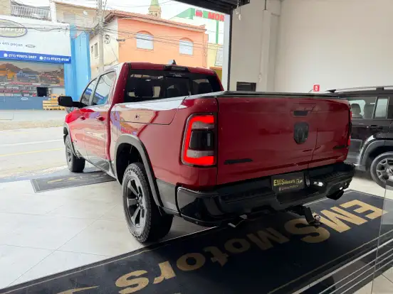 RAM-1500-5.7 V8 GASOLINA REBEL CD 4X4 AUTOMÁTICO RAM-1500-2021