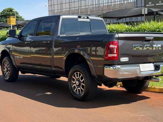 RAM-3500-6.7 I6 TURBO DIESEL LIMITED LONGHORN CD 4X4 AUTOMÁTICO RAM-3500-2022