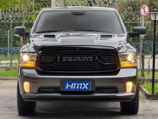 RAM-CLASSIC-5.7 V8 GASOLINA LARAMIE CD 4X4 AUTOMÁTICO RAM-CLASSIC-2022