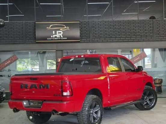 RAM-CLASSIC-5.7 V8 GASOLINA LARAMIE CD 4X4 AUTOMÁTICO RAM-CLASSIC-2022