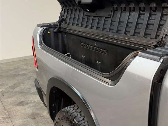 RAM-1500-5.7 V8 GASOLINA REBEL CD 4X4 AUTOMÁTICO RAM-1500-2022