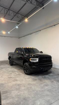 RAM 3500 6.7 I6 TURBO DIESEL LARAMIE NIGHT EDITION CD 4X4  AUTOMÁTICO