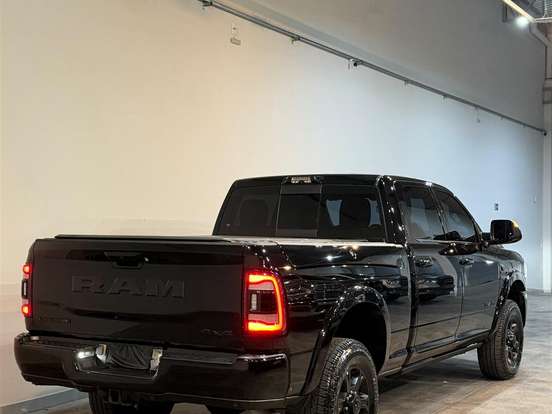 RAM-3500-6.7 I6 TURBO DIESEL LARAMIE NIGHT EDITION CD 4X4 AUTOMÁTICO RAM-3500-2022