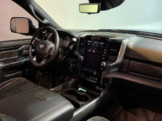 RAM-3500-6.7 I6 TURBO DIESEL LARAMIE NIGHT EDITION CD 4X4 AUTOMÁTICO RAM-3500-2022