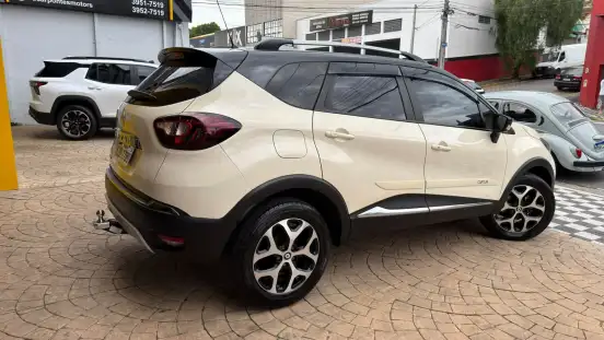 RENAULT-CAPTUR-2019
