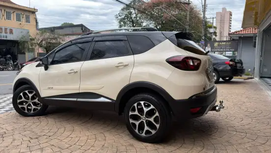 RENAULT-CAPTUR-2019