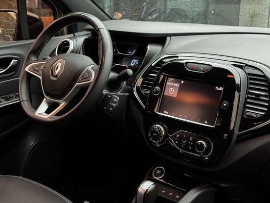 RENAULT-CAPTUR-2021