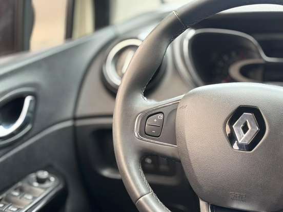 RENAULT-CAPTUR-2018