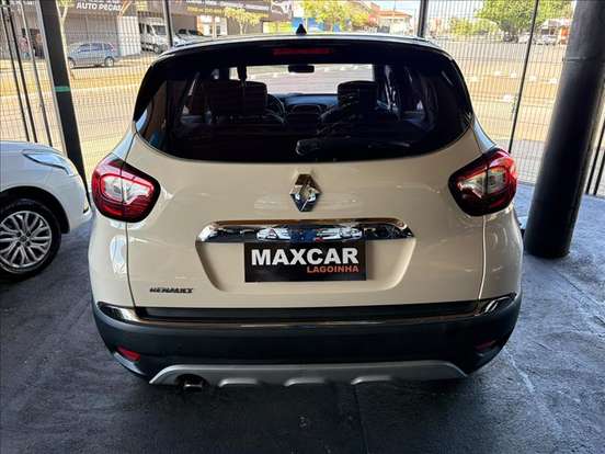 RENAULT-CAPTUR-2017
