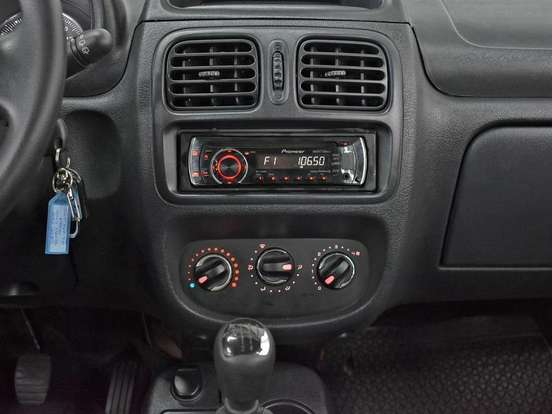RENAULT-CLIO-1.0 EXPRESSION 16V FLEX 4P MANUAL RENAULT-CLIO-2015