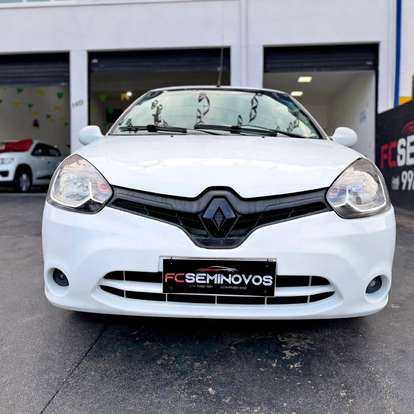 RENAULT-CLIO-2015