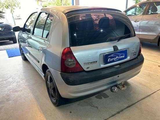 RENAULT-CLIO-2005