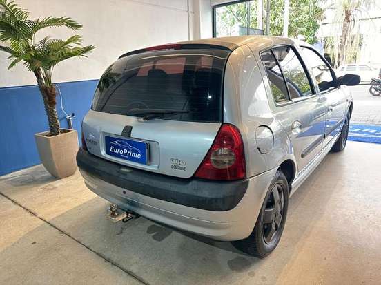 RENAULT-CLIO-2005