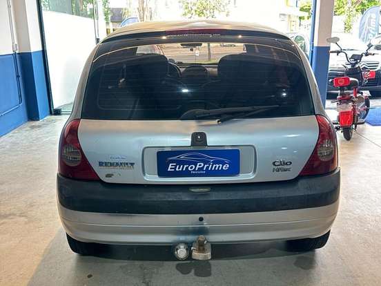 RENAULT-CLIO-2005