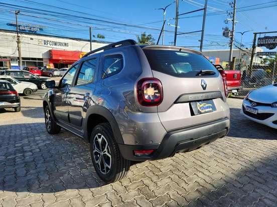 RENAULT-DUSTER-2022