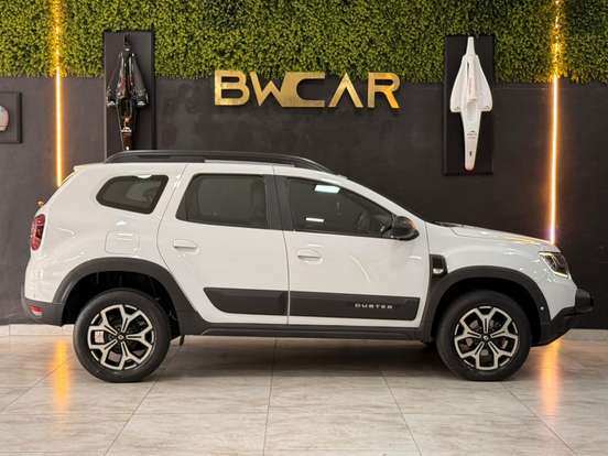 RENAULT-DUSTER-2023