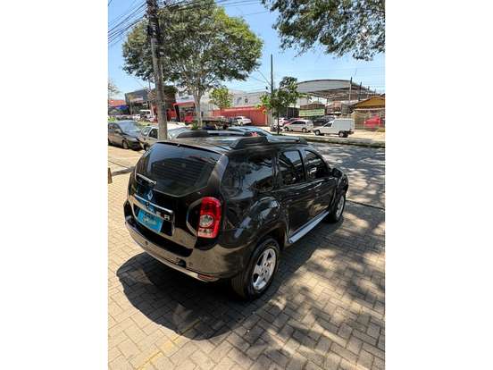 RENAULT-DUSTER-2012