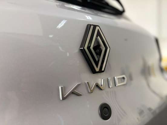 RENAULT-KWID-1.0 12V SCE FLEX OUTSIDER MANUAL RENAULT-KWID-2026