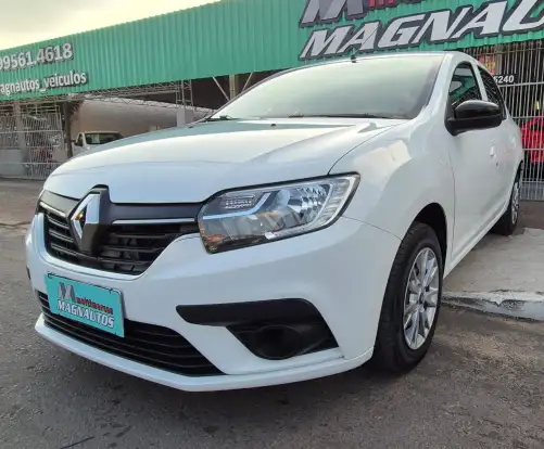 RENAULT-LOGAN-2022