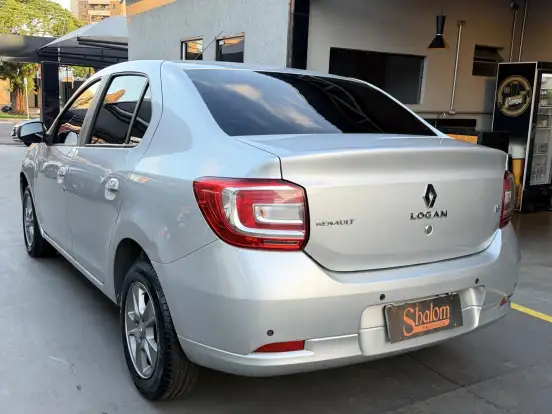 RENAULT-LOGAN-1.6 SL EXCLUSIVE 8V FLEX 4P AUTOMATIZADO RENAULT-LOGAN-2015