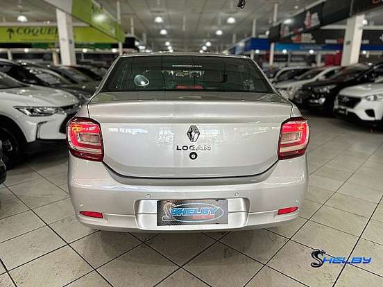 RENAULT-LOGAN-2024