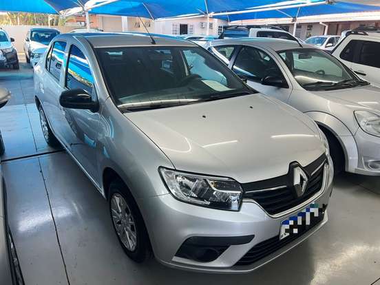 RENAULT-LOGAN-2023