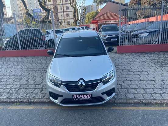 RENAULT-LOGAN-2023
