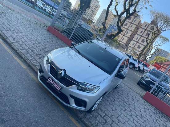 RENAULT-LOGAN-2023