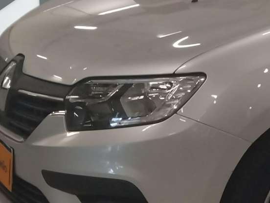 RENAULT-LOGAN-2023