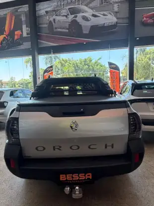 RENAULT-OROCH-2023