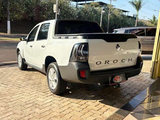 RENAULT-OROCH-2022
