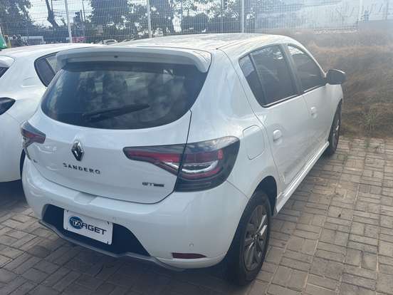 RENAULT-SANDERO-2021