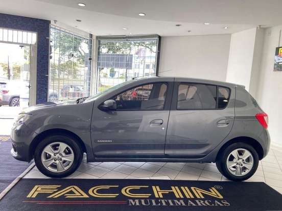 RENAULT-SANDERO-2014