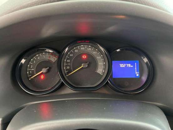 RENAULT-SANDERO-2014