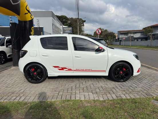 RENAULT-SANDERO-2017