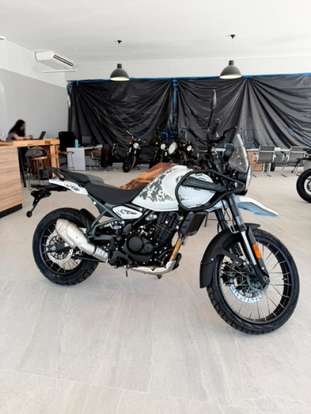ROYAL ENFIELD-HIMALAYAN 450 HANLE BLACK-2026