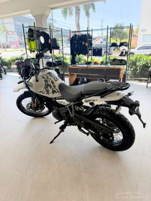 ROYAL ENFIELD-HIMALAYAN 450 HANLE BLACK-2026