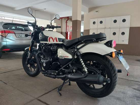 ROYAL ENFIELD-SHOTGUN 650 STENCIL WHITE-2025