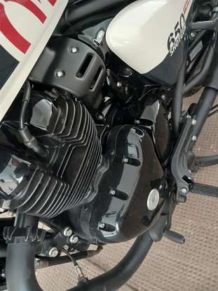 ROYAL ENFIELD-SHOTGUN 650 STENCIL WHITE-2025