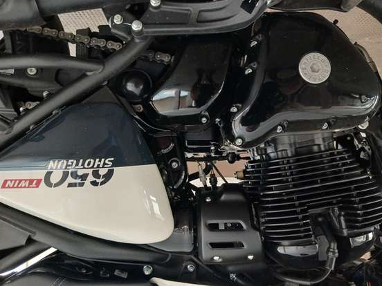 ROYAL ENFIELD-SHOTGUN 650 STENCIL WHITE-2025