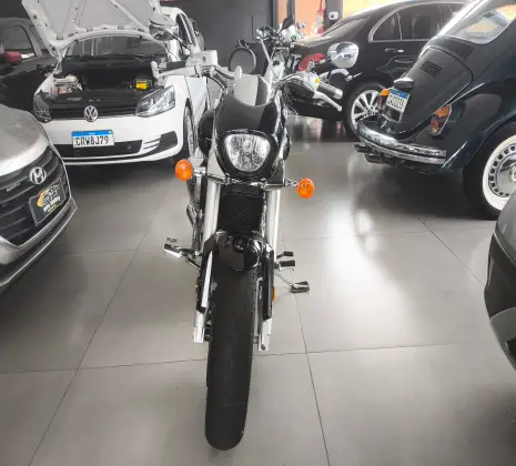 SUZUKI BOULEVARD M800 