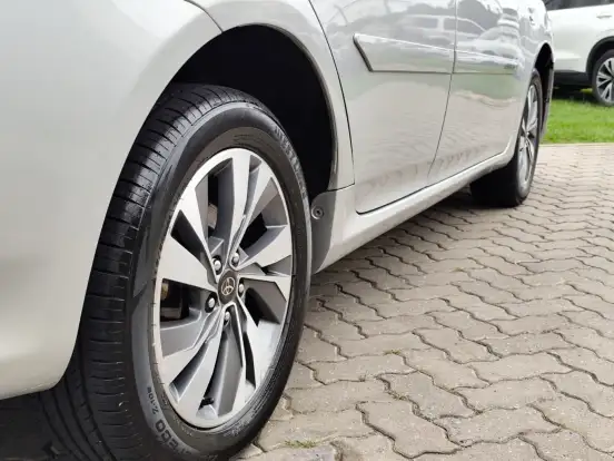 TOYOTA-COROLLA-2010