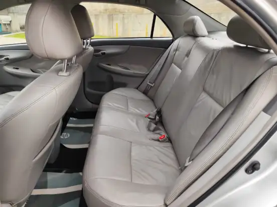 TOYOTA-COROLLA-2010